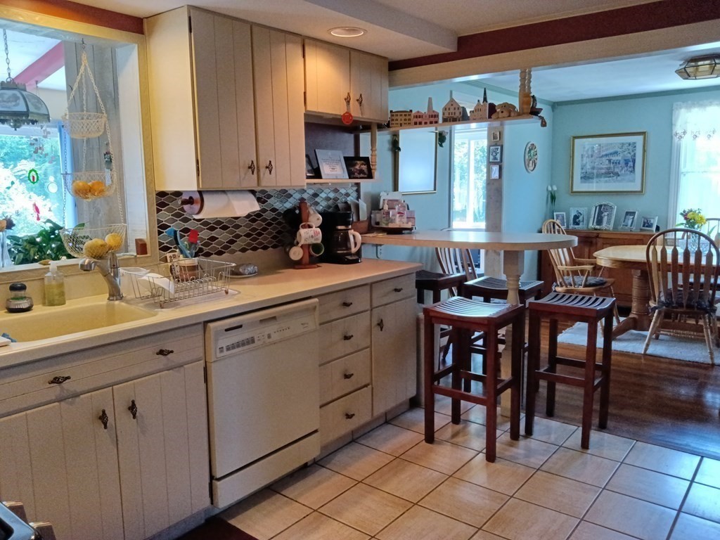 22 Governor Andrew Road Hingham, MA 02043 - Photo 4 of 18 Gallery Image 4