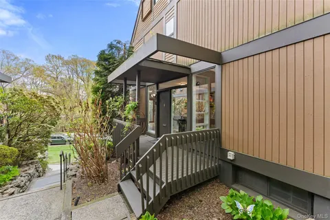 $850,000 | 114 Ogden Avenue, Dobbs Ferry, NY 10522