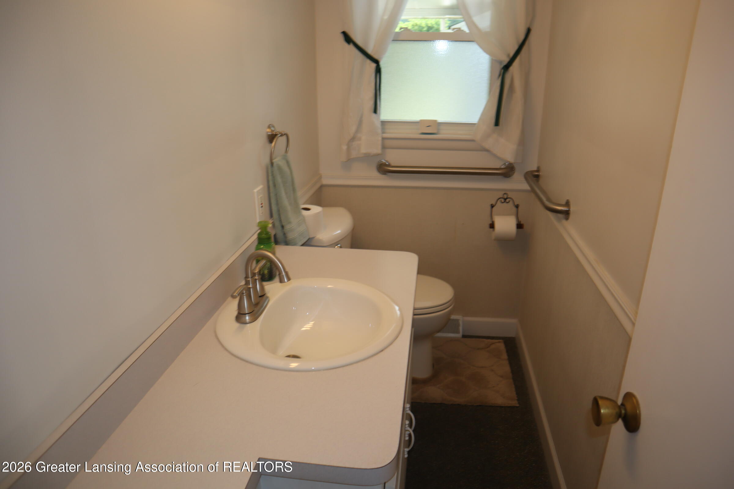 2308 Reed Street Lansing, MI 48911 - Photo 12 of 29 IMG_3350