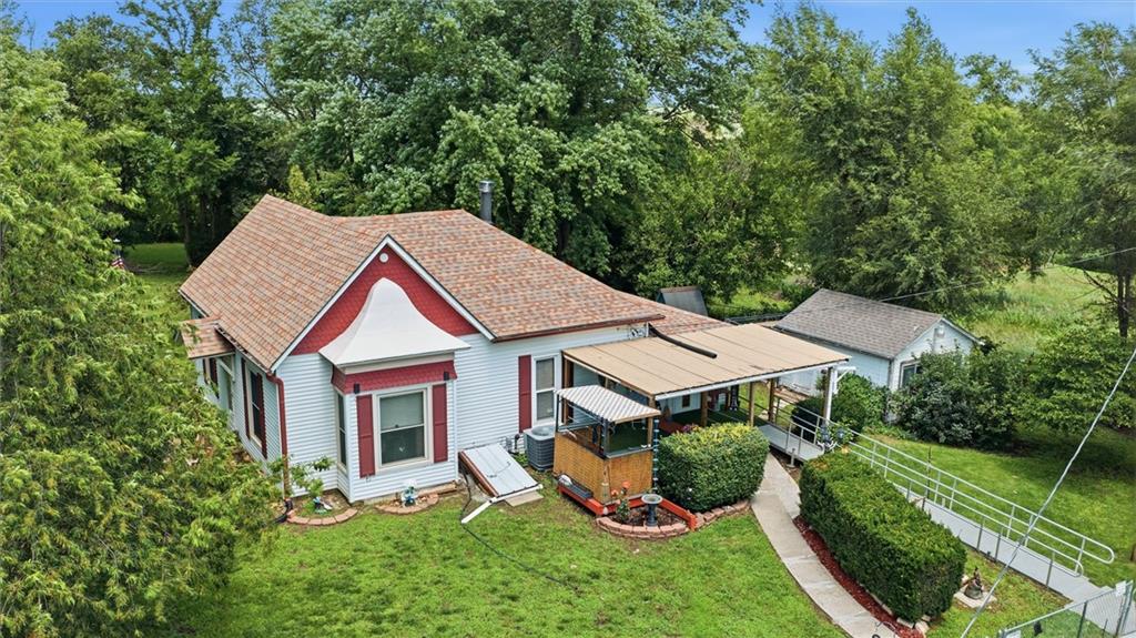 12472 Saline Road Oskaloosa, KS 66066 - Photo 1 of 37