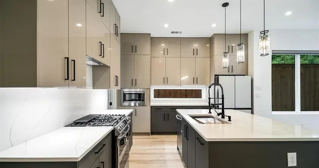 $4,000 | 2316 Arroyo Avenue, Dallas, TX 75219