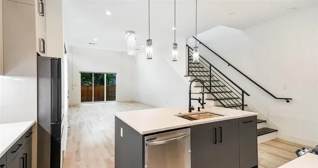 $4,000 | 2316 Arroyo Avenue, Dallas, TX 75219