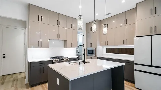 $4,000 | 2316 Arroyo Avenue, Dallas, TX 75219