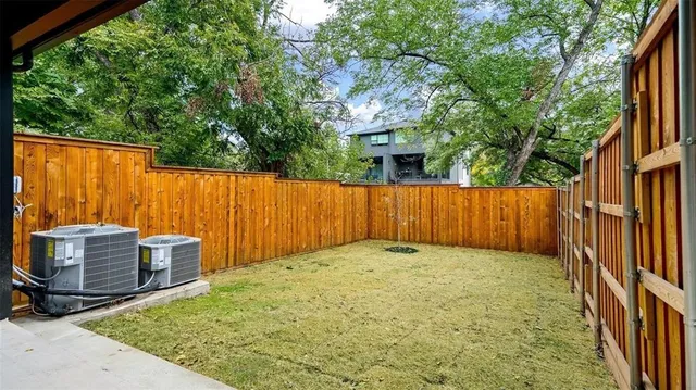 $4,000 | 2316 Arroyo Avenue, Dallas, TX 75219