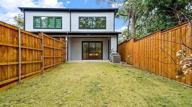 $4,000 | 2316 Arroyo Avenue, Dallas, TX 75219