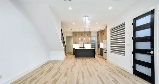 $4,000 | 2316 Arroyo Avenue, Dallas, TX 75219