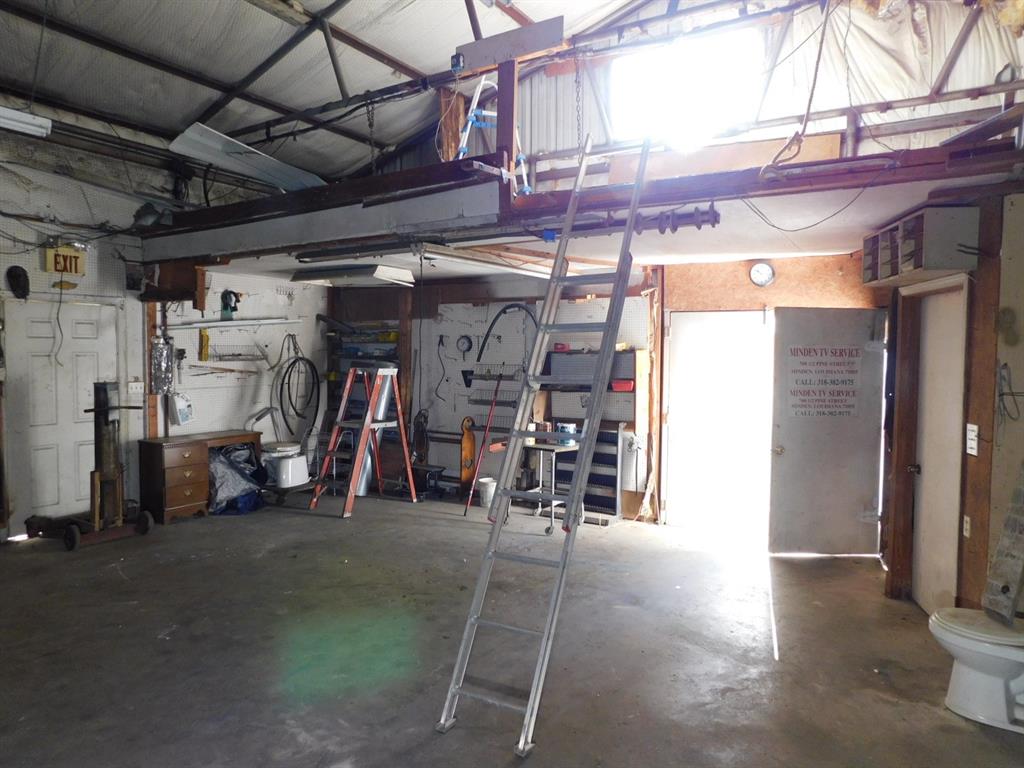 105 2nd Street Northwest Springhill, LA 71075 - Photo 35 of 37