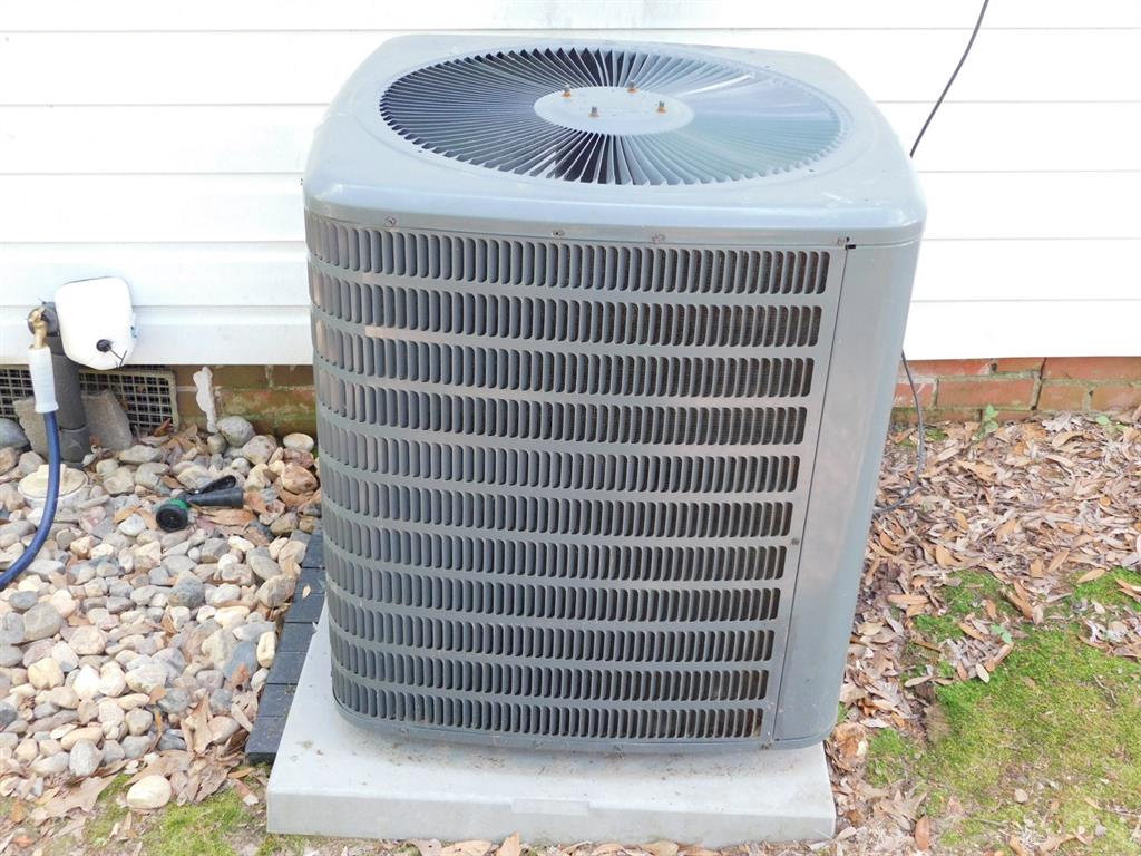 105 2nd Street Northwest Springhill, LA 71075 - Photo 6 of 37