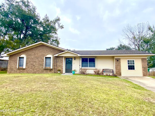 $190,000 | 2112 Crestwood Drive, Picayune, MS 39466