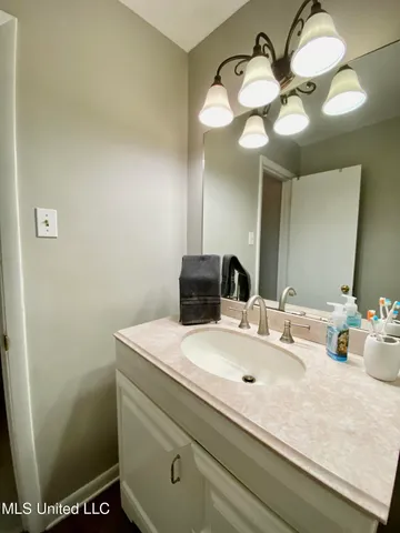 $190,000 | 2112 Crestwood Drive, Picayune, MS 39466