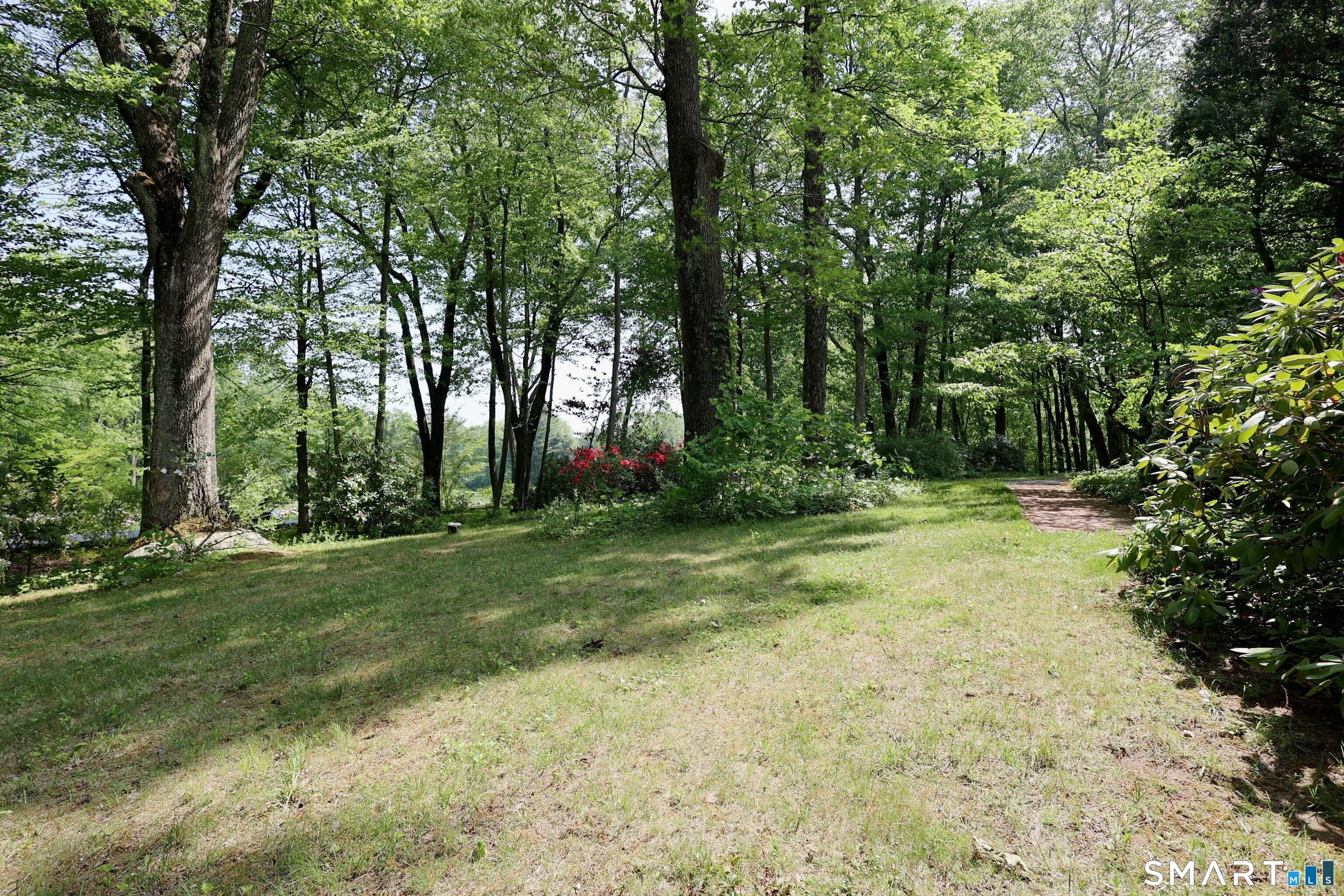 35 Deer Spring Road Redding, CT 06896 - Photo 38 of 40