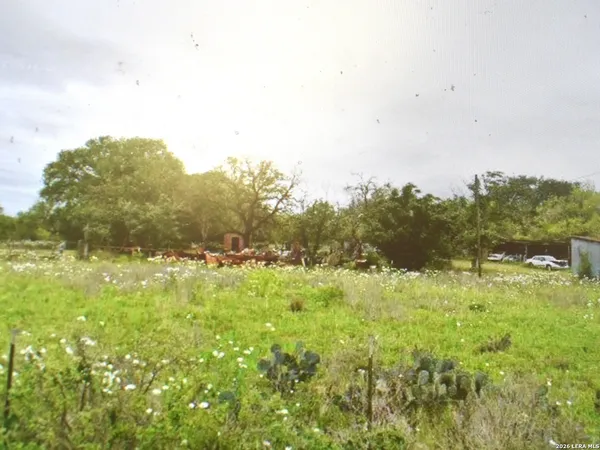 $800,000 | 5030 Farm To Market 2504, Poteet, TX 78065