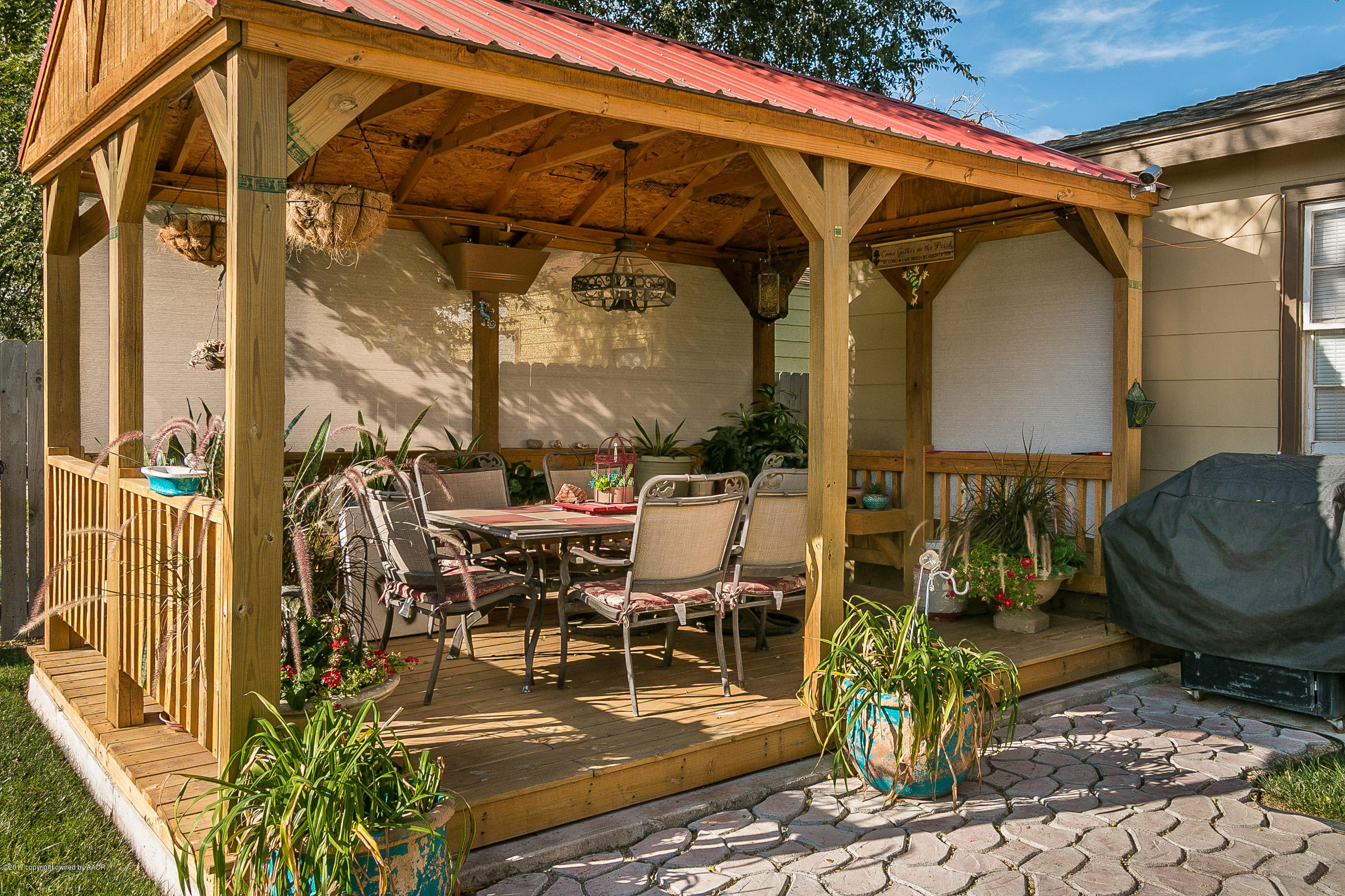 4005 Crockett Street Amarillo, TX 79110 - Photo 14 of 19 015_Pergola