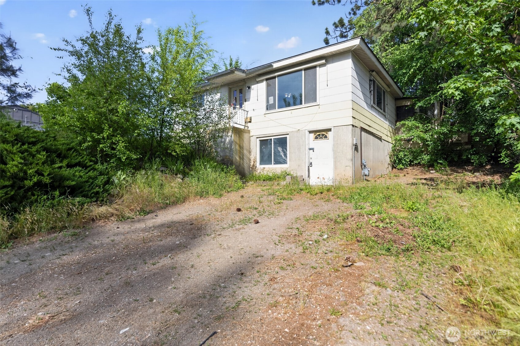 611 South Farr Road Spokane, WA 99206 - Photo 2 of 17