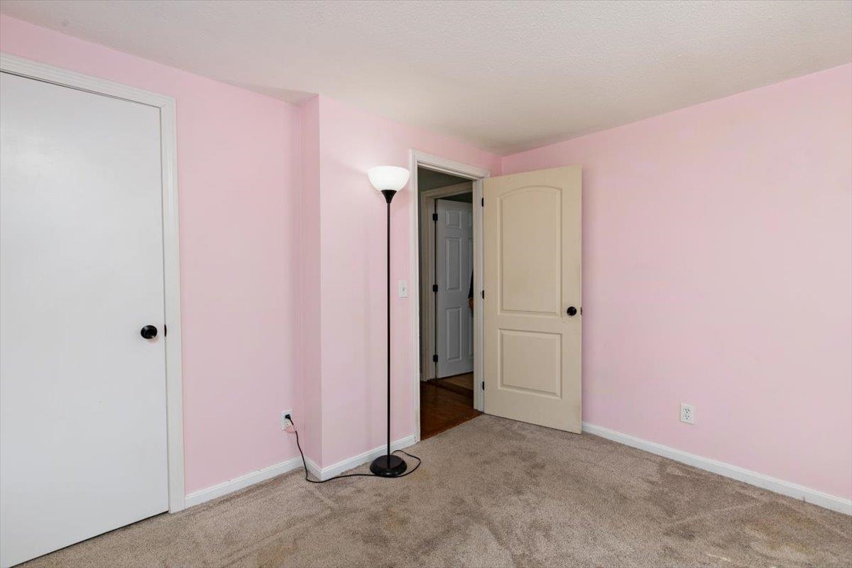 6 Pingree Hill Road Derry, NH 03038 - Photo 27 of 38