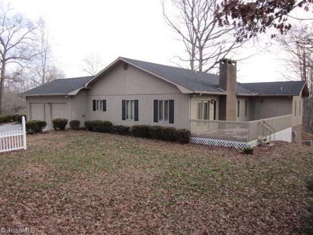 189 Vannoy Maxwell Road Purlear, NC 28665 - Photo 1 of 1 Main View