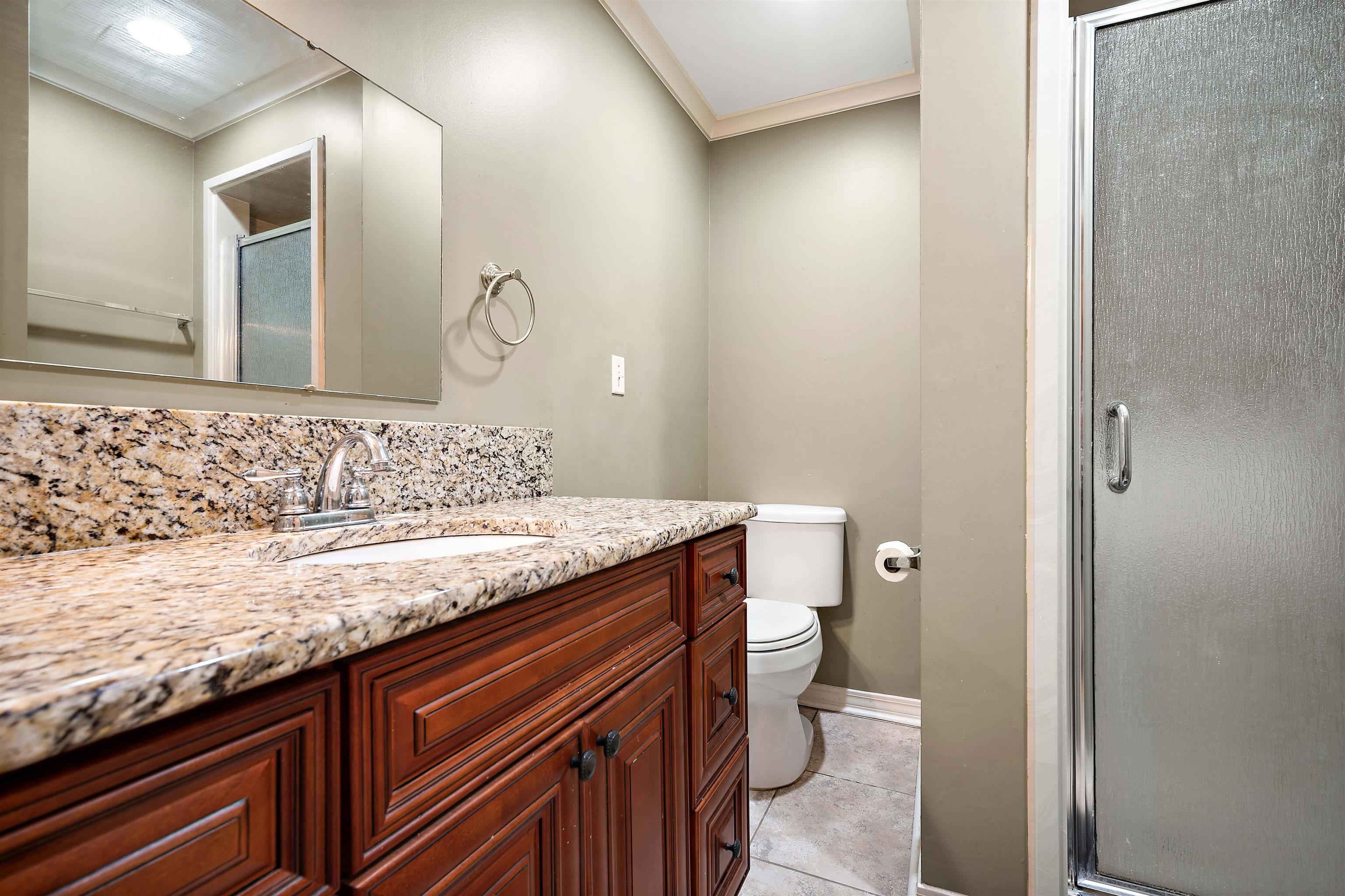 627 Spanish Main Daphne, AL 36527 - Photo 20 of 39 Bathroom