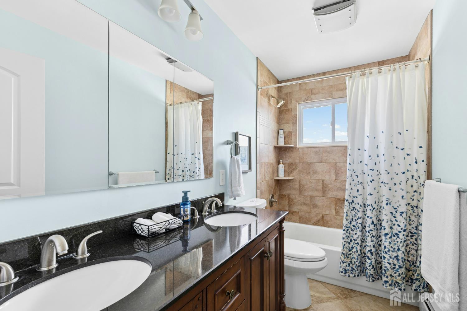 16 Neptune Place Colonia, NJ 07067 - Photo 19 of 34
