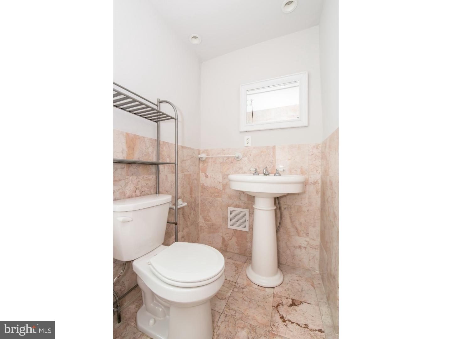 445 Tree Street Philadelphia, PA 19148 - Photo 21 of 23