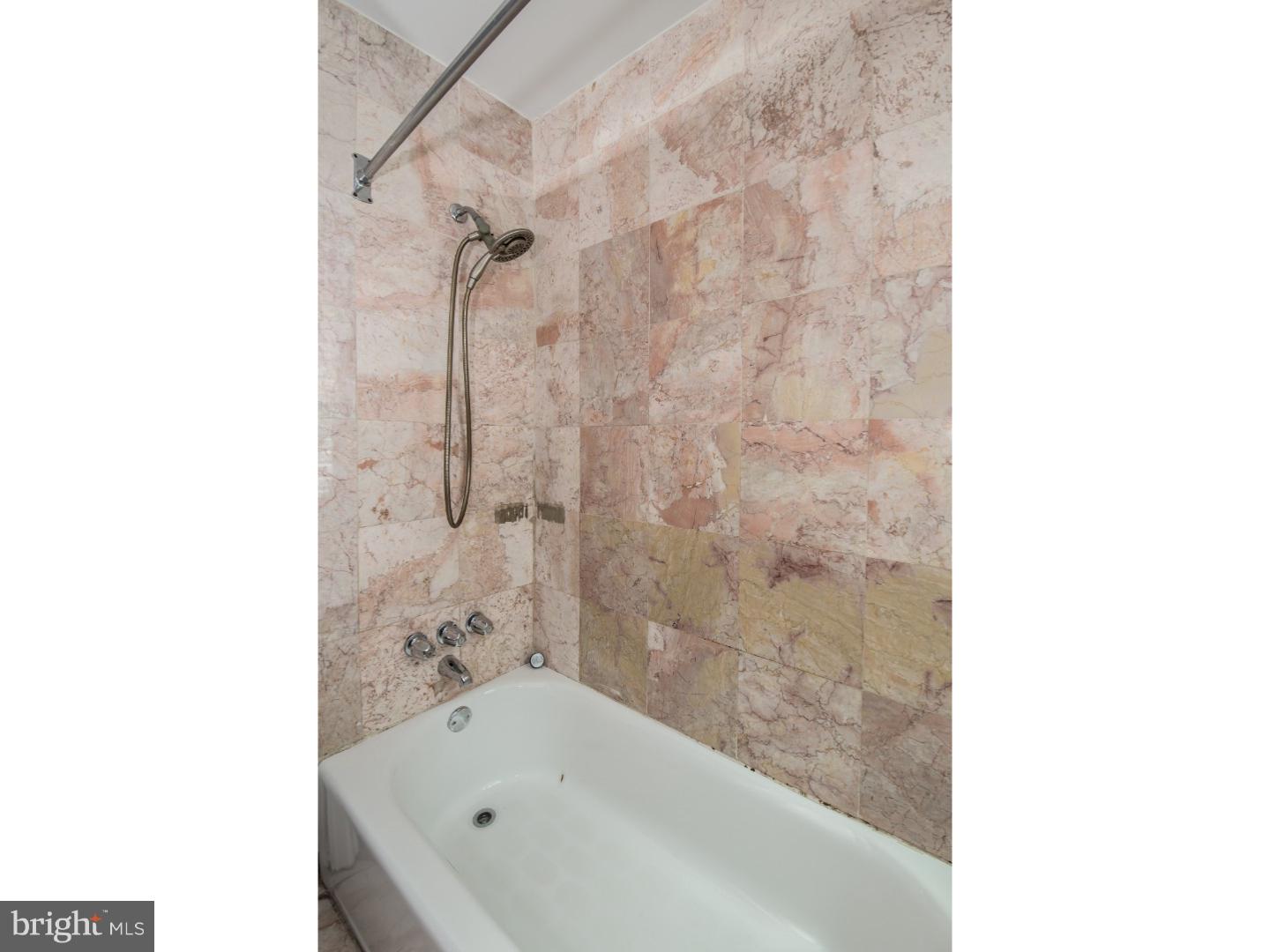 445 Tree Street Philadelphia, PA 19148 - Photo 22 of 23