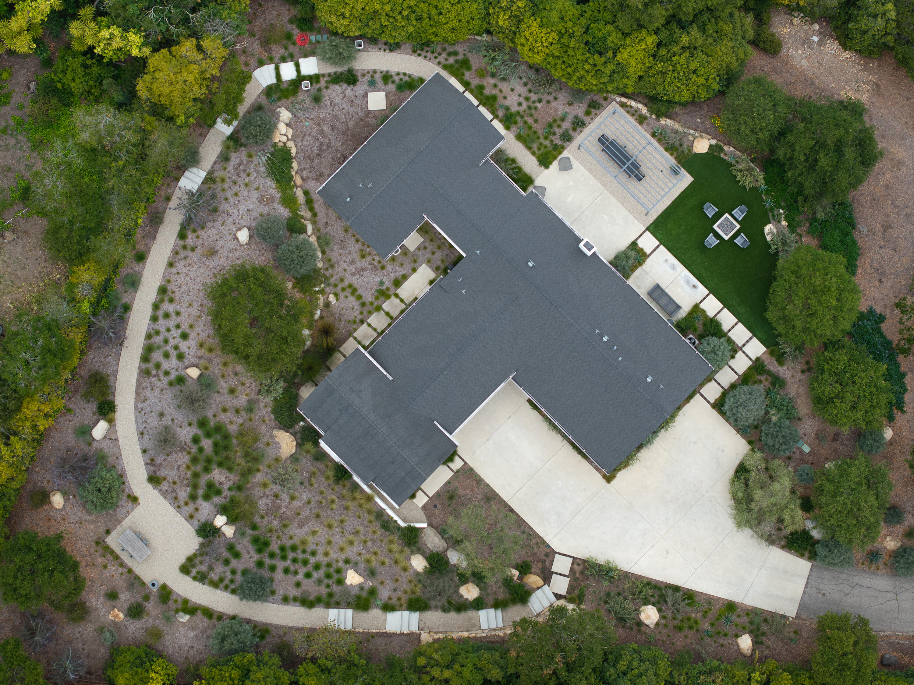 3155 Eucalyptus Hill Road Montecito, CA 93108 - Photo 30 of 30 an aerial view of a house