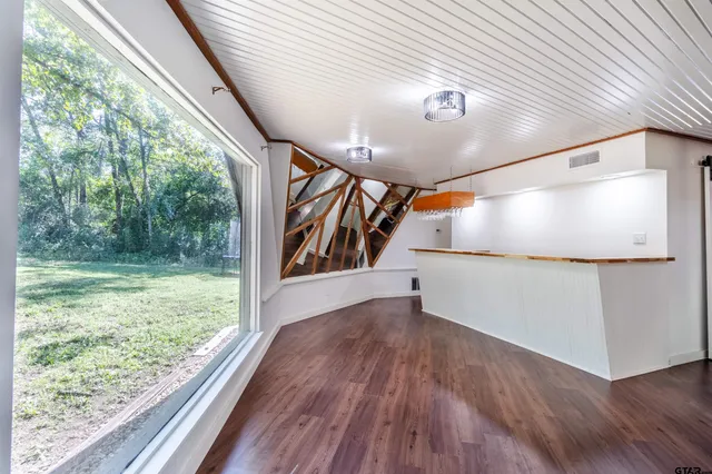 a view of an entryway