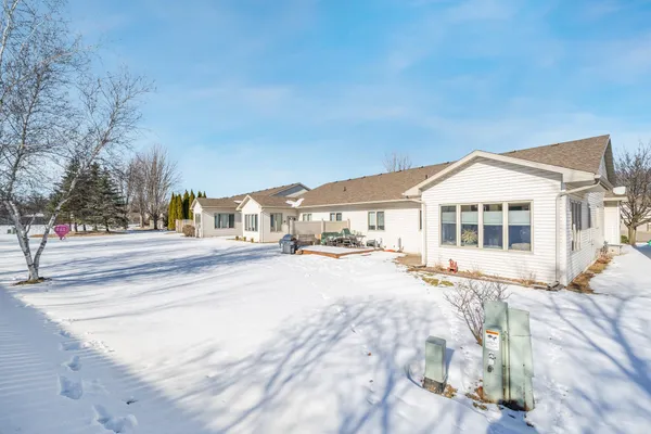 $319,000 | 1821 East Sylvan Avenue, Appleton, WI 54915