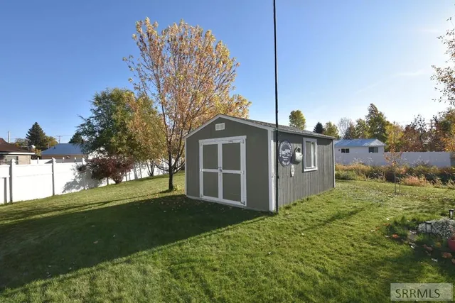 $295,000 | 906 South Bridge Street, St. Anthony, ID 83445