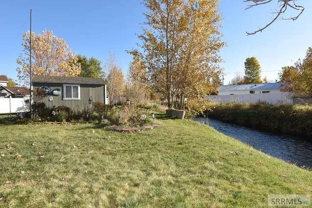 $295,000 | 906 South Bridge Street, St. Anthony, ID 83445