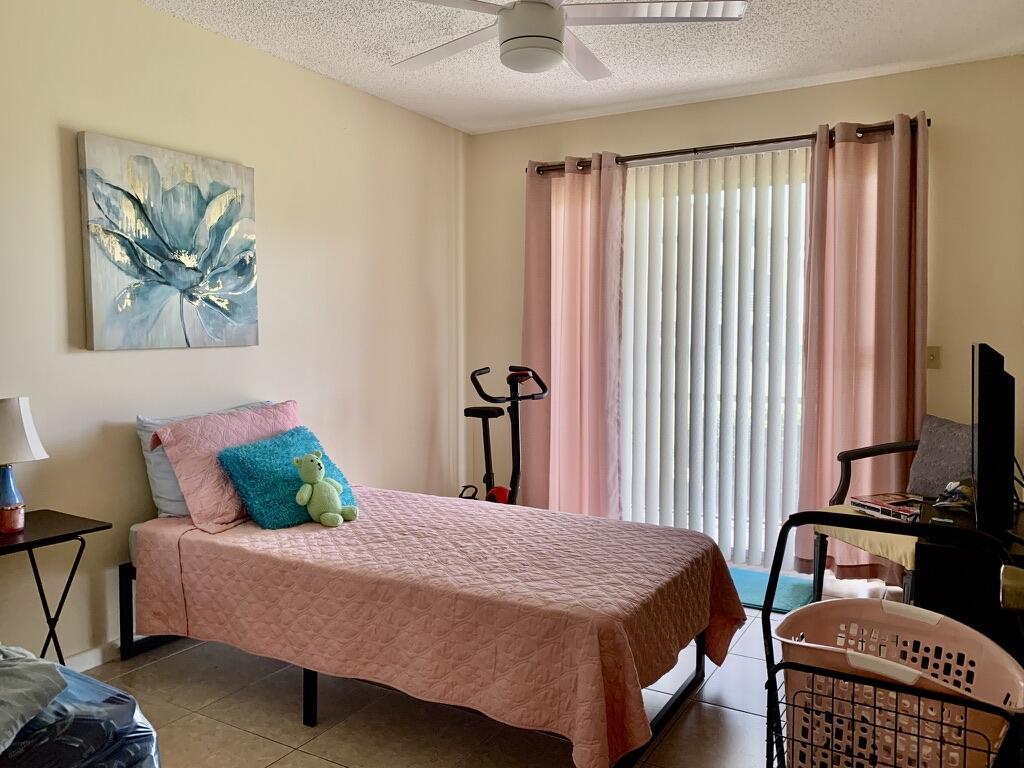 556 Fanshaw North, Unit 556 Boca Raton, FL 33434 - Photo 16 of 73 Bed with Walking Closet