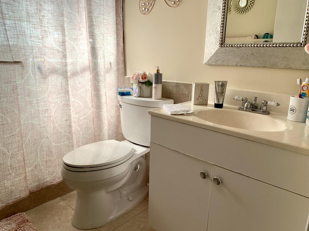 556 Fanshaw North, Unit 556 Boca Raton, FL 33434 - Photo 19 of 73 Full Bath/Shower