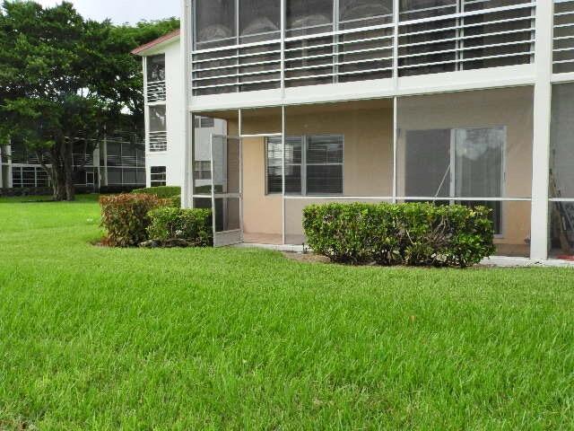 556 Fanshaw North, Unit 556 Boca Raton, FL 33434 - Photo 52 of 73 Back View Unit