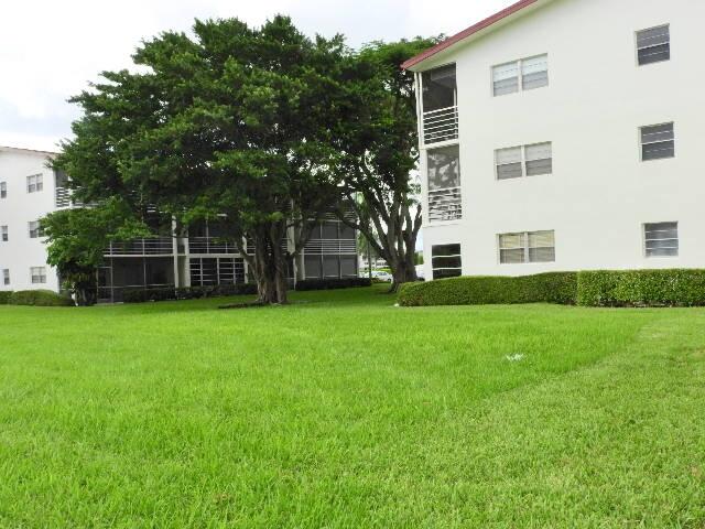 556 Fanshaw North, Unit 556 Boca Raton, FL 33434 - Photo 54 of 73 Back View Unit