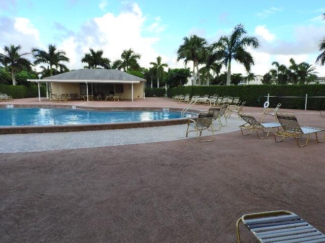 556 Fanshaw North, Unit 556 Boca Raton, FL 33434 - Photo 63 of 73 Pool