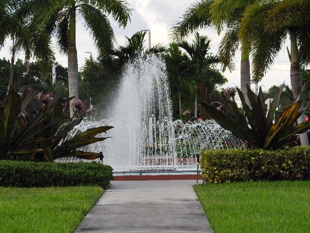 556 Fanshaw North, Unit 556 Boca Raton, FL 33434 - Photo 68 of 73 Fountain
