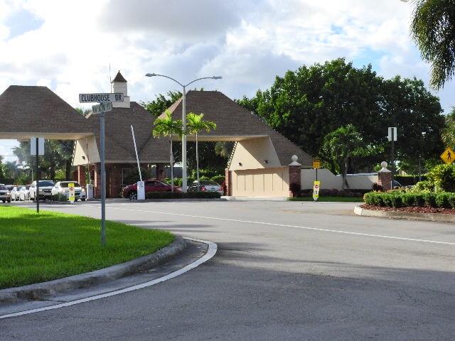 556 Fanshaw North, Unit 556 Boca Raton, FL 33434 - Photo 73 of 73 Main Gate