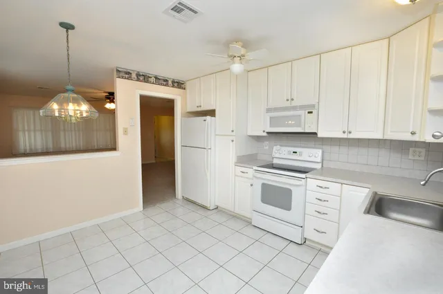 $250,000 | 90 Huntington Drive, Southampton, NJ 08088