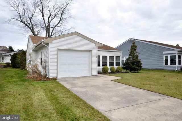 $250,000 | 90 Huntington Drive, Southampton, NJ 08088