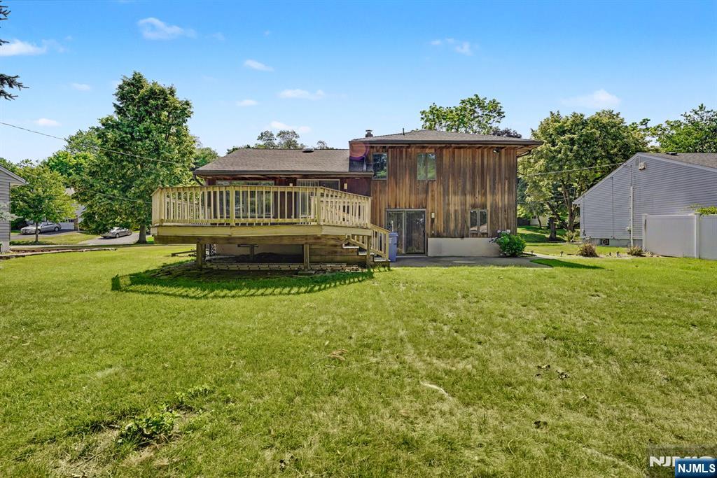 151 Broadview Terrace Paramus, NJ 07652 - Photo 15 of 17