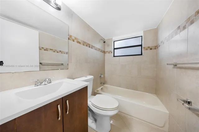 $240,000 | Welleby, Sunrise, FL 33351