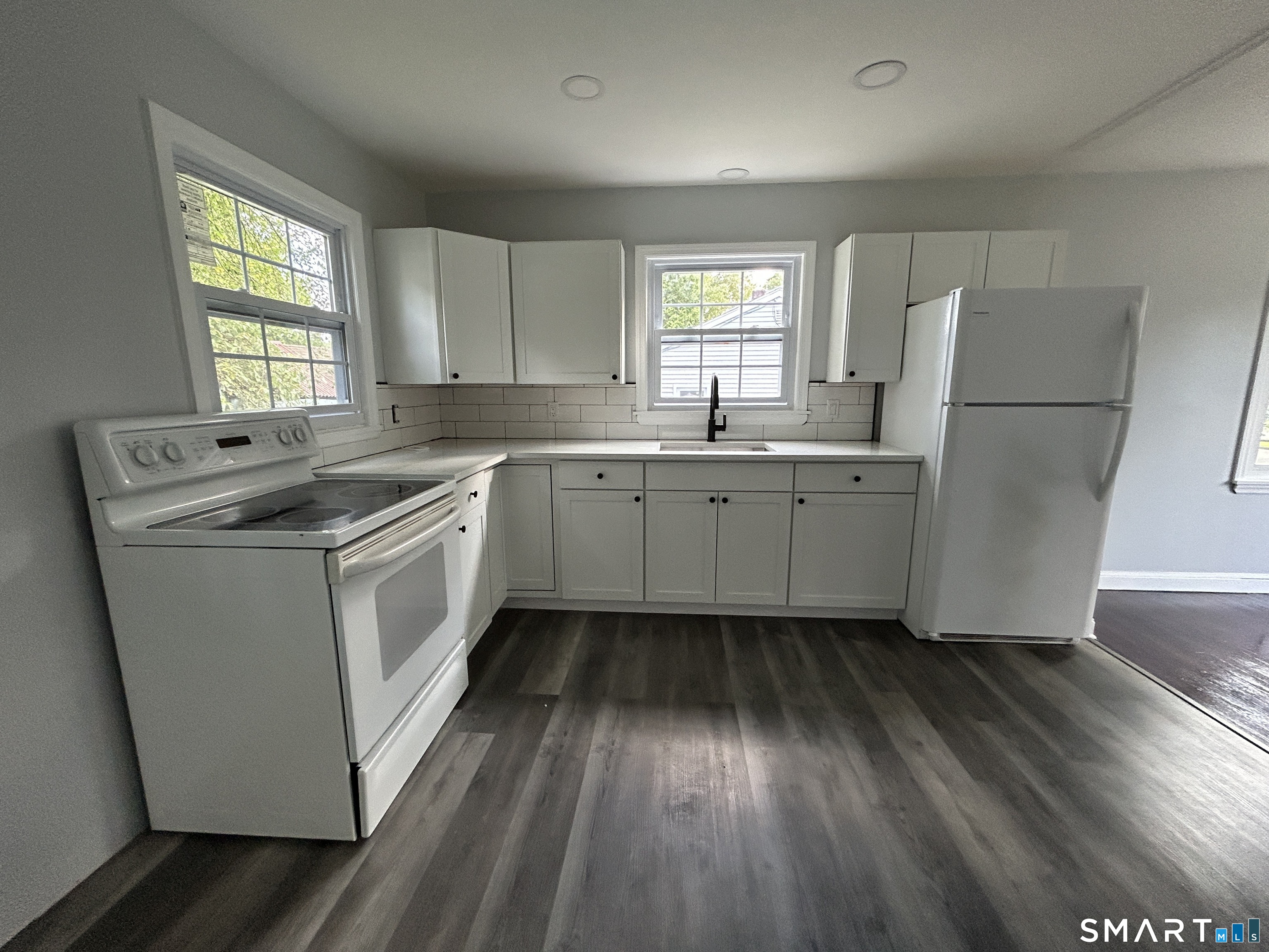 152 Cottage Road Enfield, CT 06082 - Photo 6 of 25