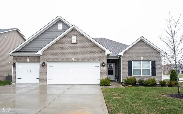 $369,900 | 159 Carrick Glen Boulevard, Pendleton, IN 46064