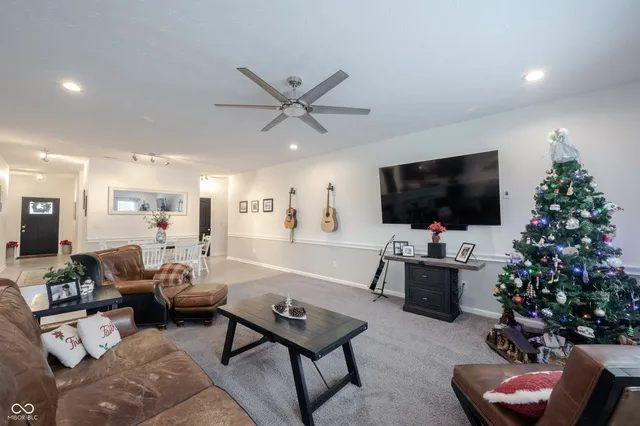 $369,900 | 159 Carrick Glen Boulevard, Pendleton, IN 46064