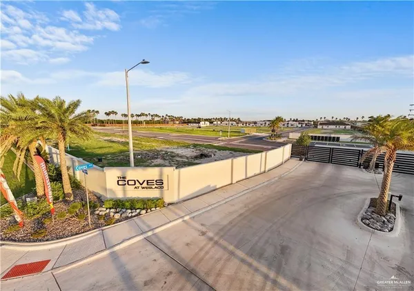 a view of a terrace with city view