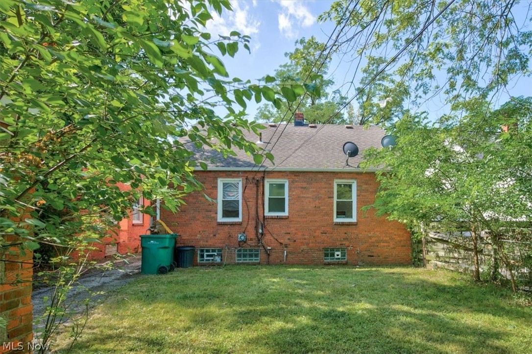 21603 Libby Road Maple Heights, OH 44137 - Photo 23 of 32