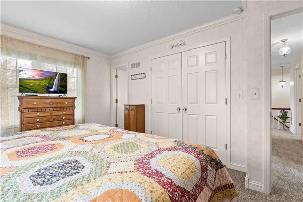 $589,000 | 26612 East Blue Mills Road, Sibley, MO 64088