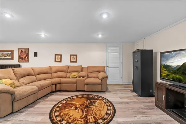 $589,000 | 26612 East Blue Mills Road, Sibley, MO 64088