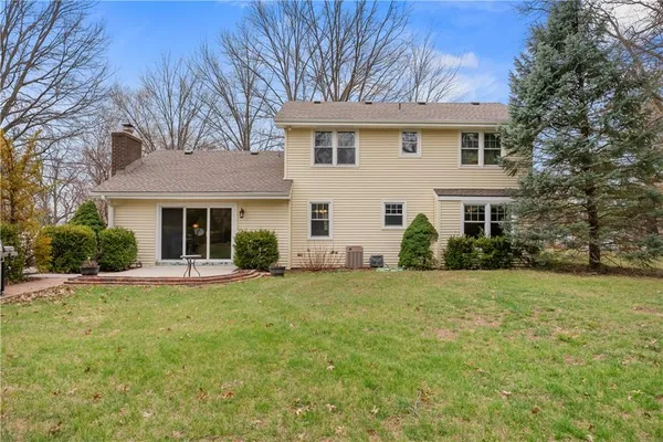 $589,000 | 26612 East Blue Mills Road, Sibley, MO 64088