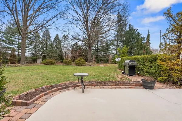 $589,000 | 26612 East Blue Mills Road, Sibley, MO 64088