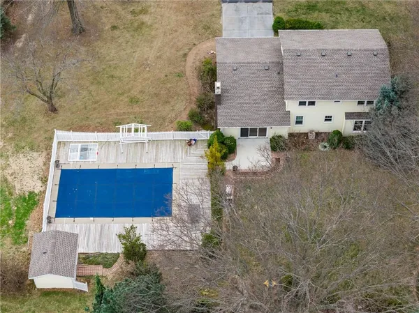 $589,000 | 26612 East Blue Mills Road, Sibley, MO 64088